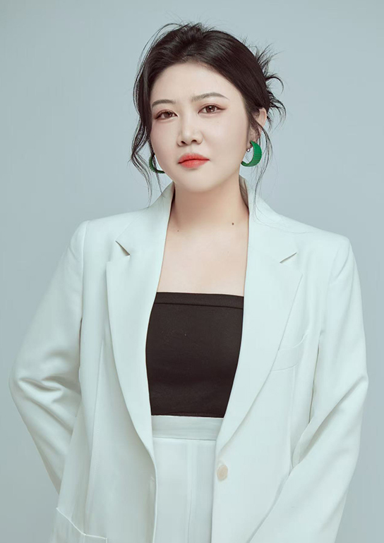 李婧